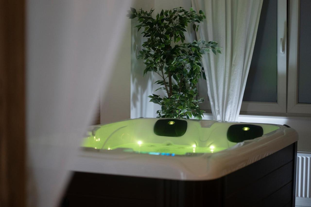 Spa Palawan Prive Avec Jacuzzi Et Sauna Liege Hotell Exteriör bild
